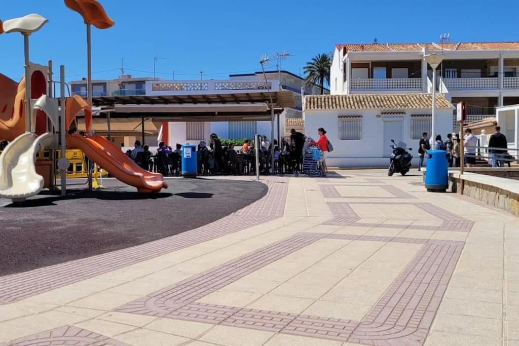 Apartamento Playa Piles -Familias- Екстериор снимка