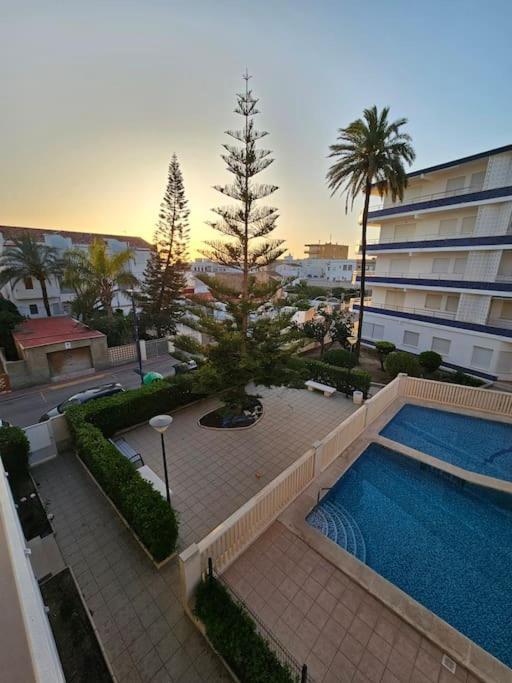 Apartamento Playa Piles -Familias- Екстериор снимка
